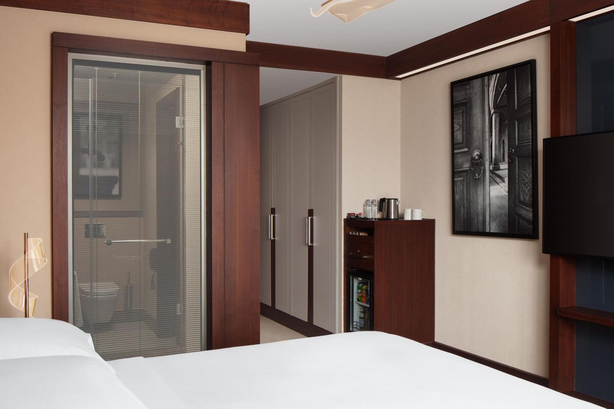 เชอราตัน อิสตันบูล ซิตี้เซ็นเตอร์ Hotel ภายนอก รูปภาพ