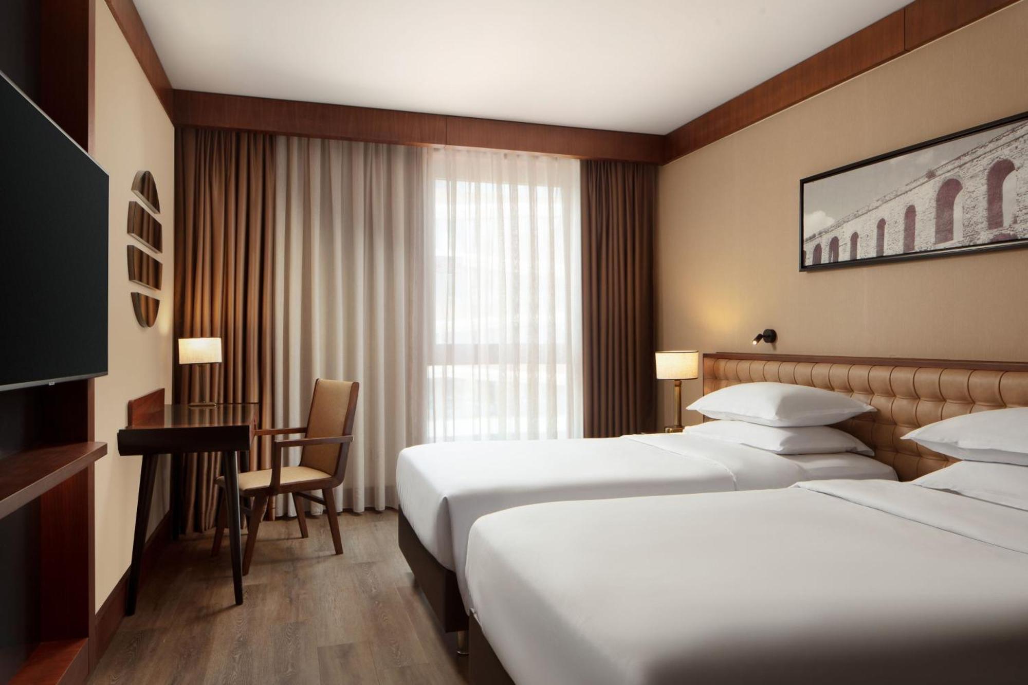 เชอราตัน อิสตันบูล ซิตี้เซ็นเตอร์ Hotel ภายนอก รูปภาพ