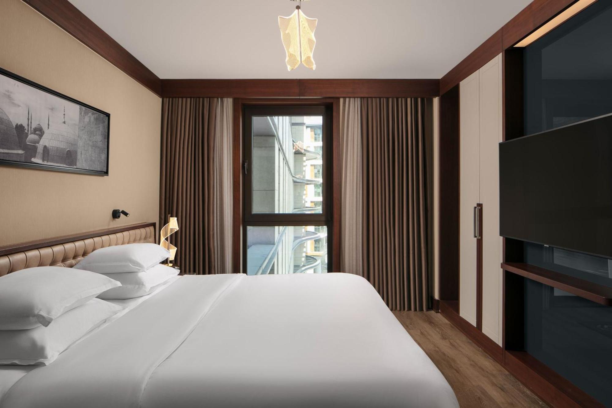 เชอราตัน อิสตันบูล ซิตี้เซ็นเตอร์ Hotel ภายนอก รูปภาพ